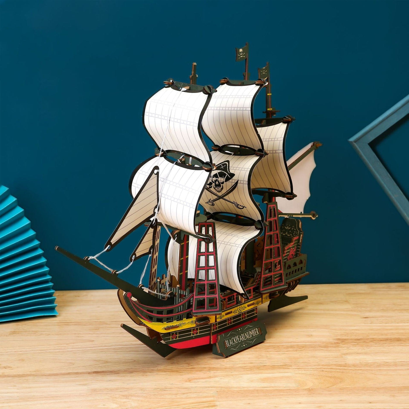 The Handmade Craftsman's 3D Puzzle Assembly Model Kit Set